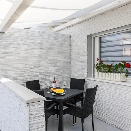 Balatonic Lemon Apartmanhaz Lejlighed