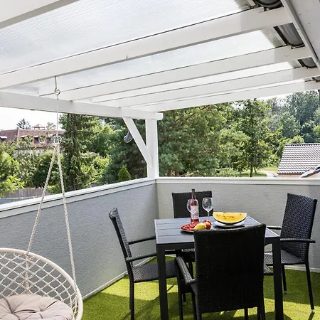 Balatonic Lemon Apartmanhaz Апартаменты