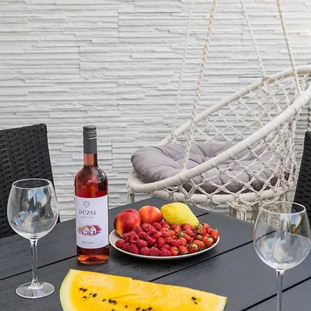 Апартаменты Balatonic Lemon Apartmanhaz *