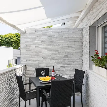 Balatonic Lemon Apartmanhaz Siófok