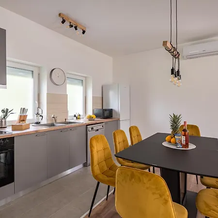 Balatonic Lemon Apartmanhaz * Siófok