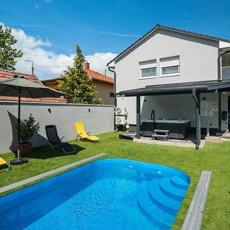 Апартаменты Balatonic Lemon Apartmanhaz Шиофок