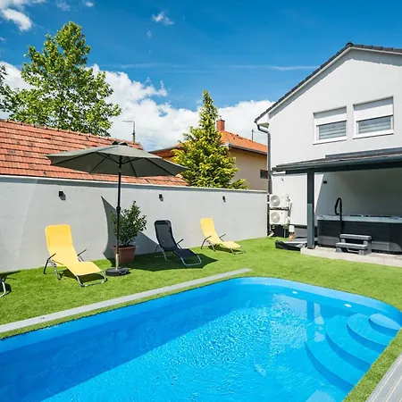 Balatonic Lemon Apartmanhaz Апартаменты