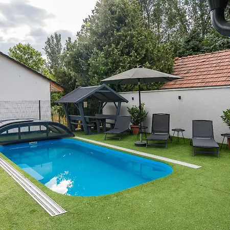Balatonic Lemon Apartmanhaz Апартаменты *